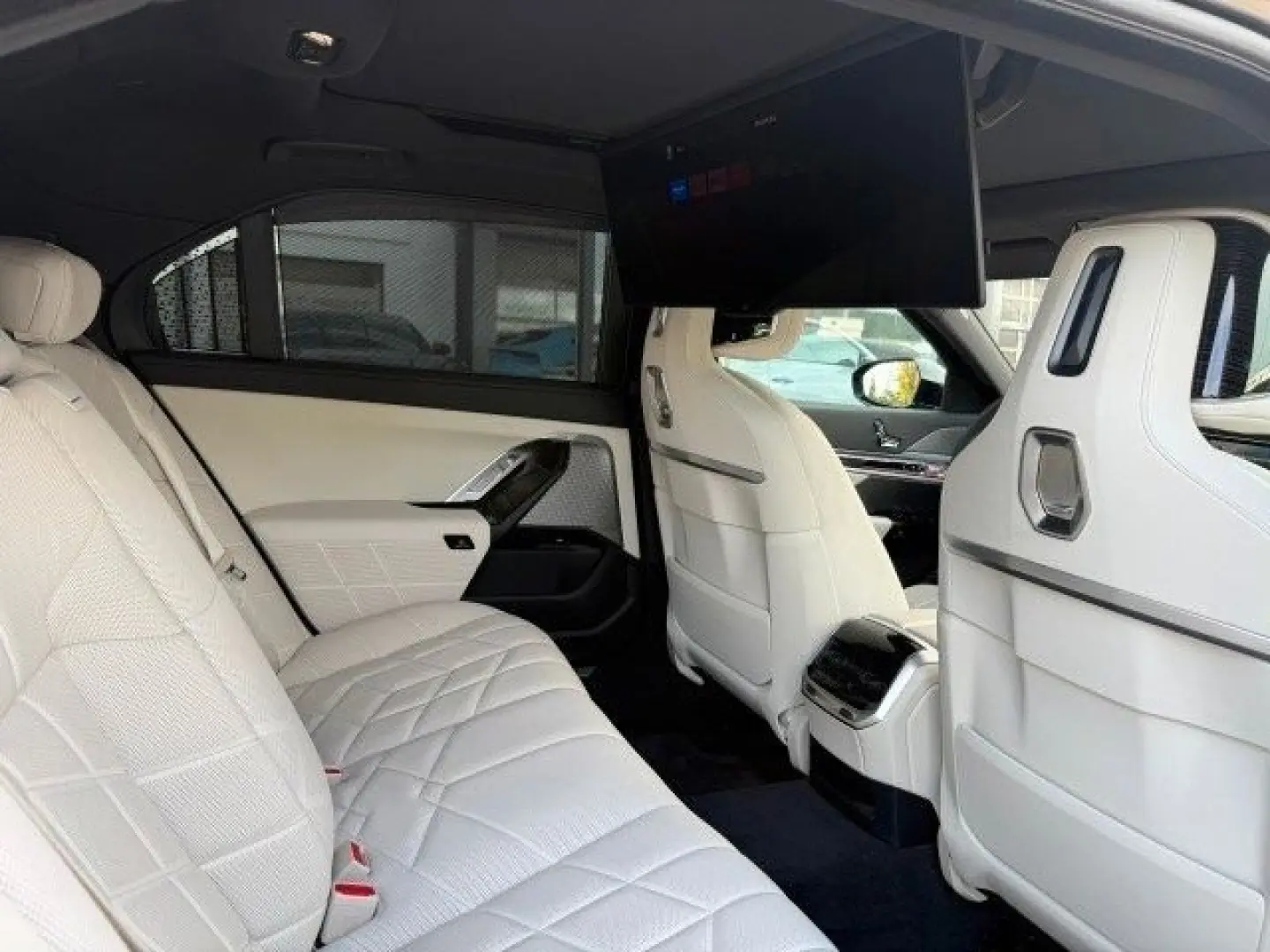 740d xDrive Limo/Massage/Clarity/Assistant/FULL
