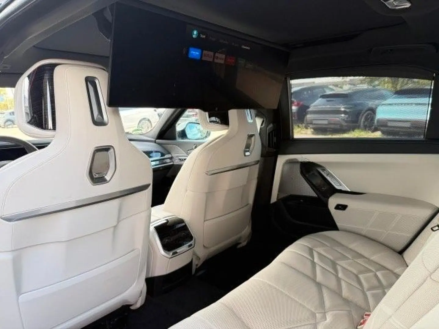740d xDrive Limo/Massage/Clarity/Assistant/FULL