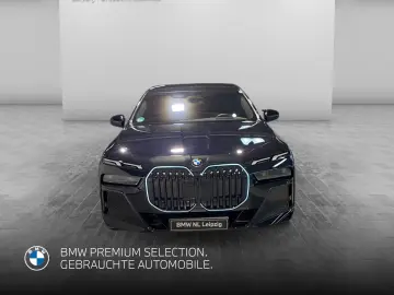740d xDrive Limousine