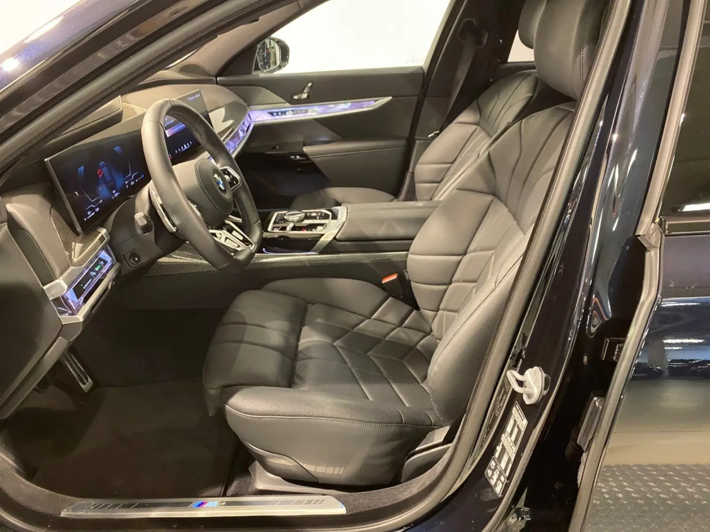 740d xDrive Limousine