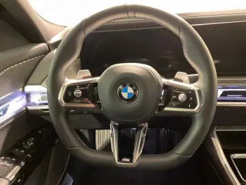 740d xDrive Limousine