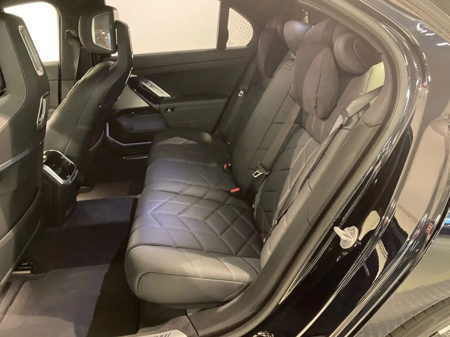 740d xDrive Limousine