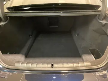 740d xDrive Limousine