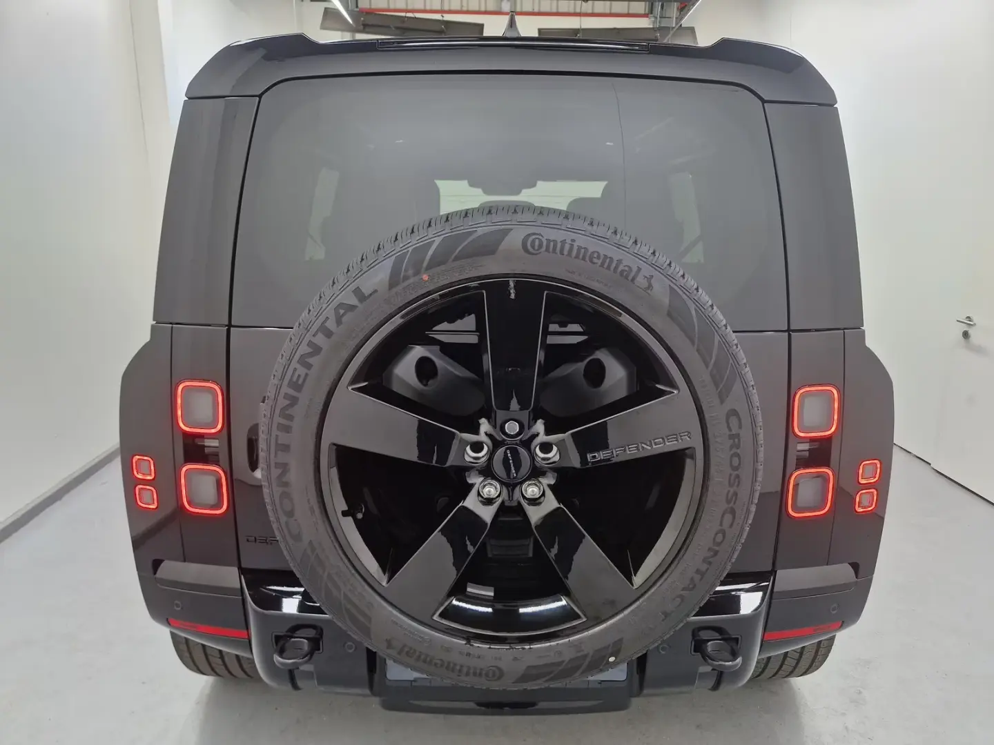 Land Rover Defender 110 D350 X-Dynamic HSE