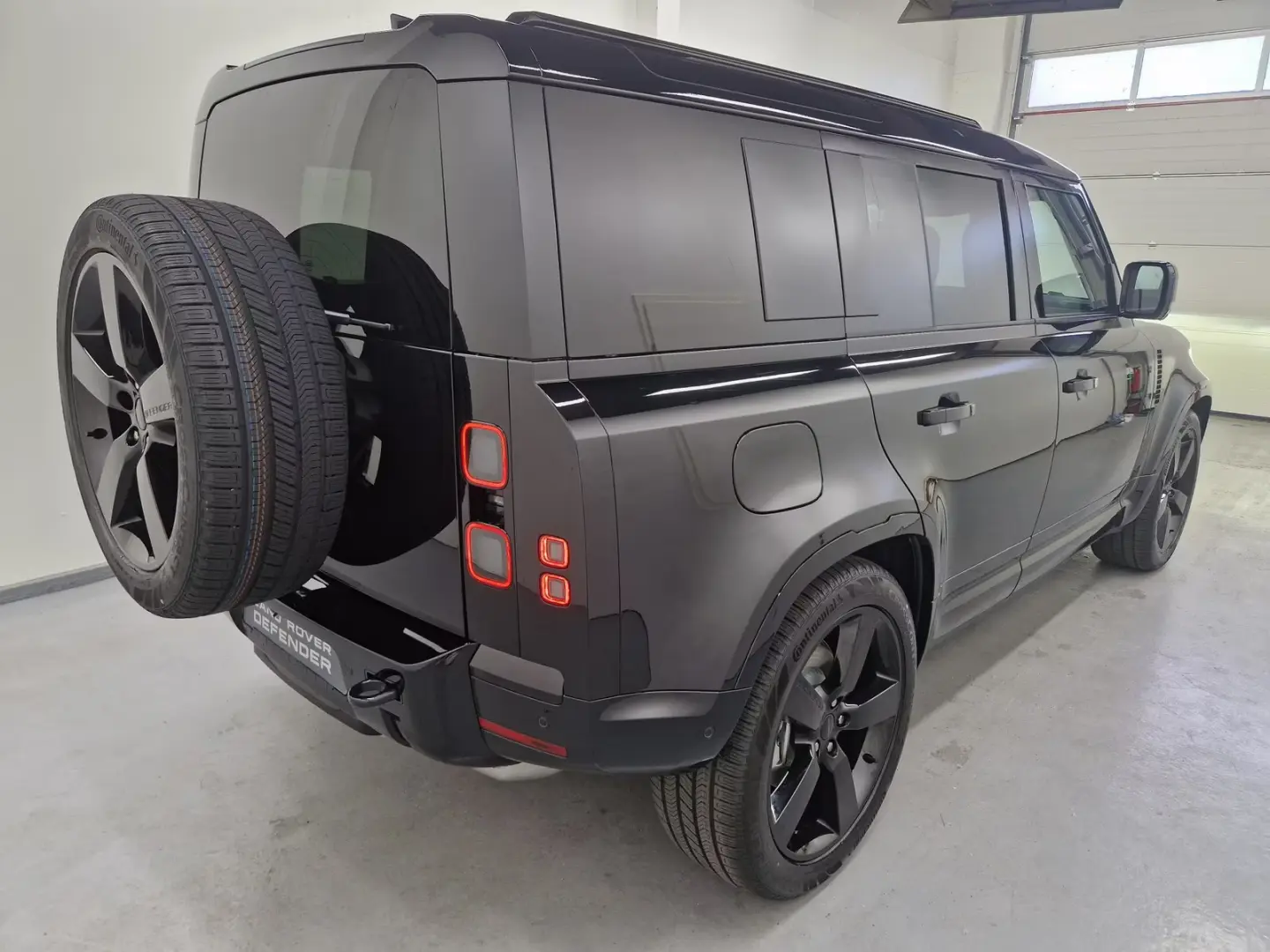 Land Rover Defender 110 D350 X-Dynamic HSE