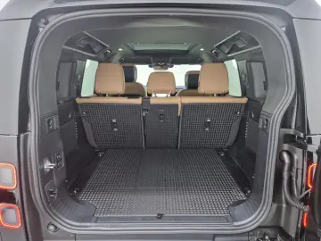 Land Rover Defender 110 D350 X-Dynamic HSE