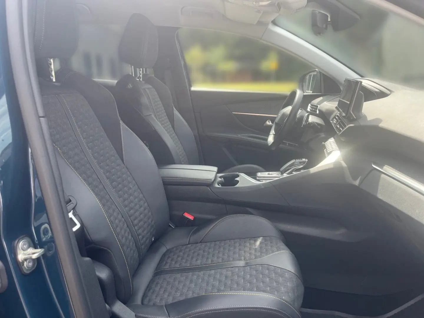 3008 Roadtrip SITZH+LED+RFK+NAVI+KEYLESS-SYSTEM