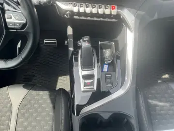 3008 Roadtrip SITZH+LED+RFK+NAVI+KEYLESS-SYSTEM