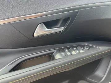 3008 Roadtrip SITZH+LED+RFK+NAVI+KEYLESS-SYSTEM