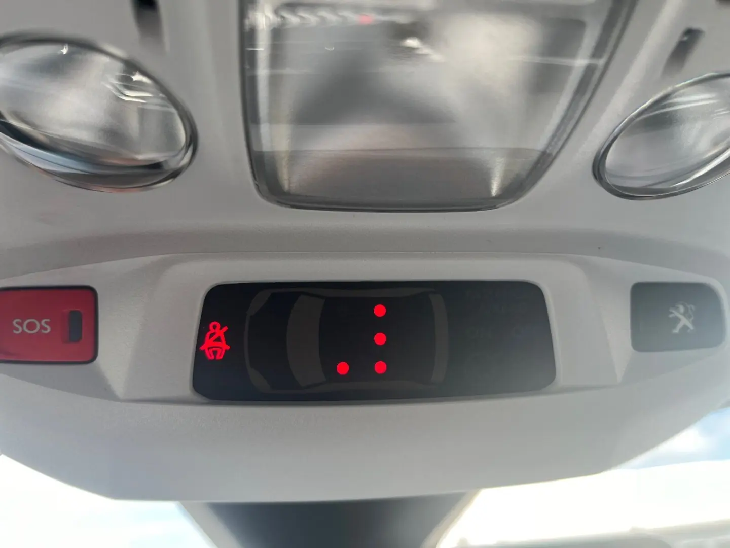 3008 Roadtrip SITZH+LED+RFK+NAVI+KEYLESS-SYSTEM