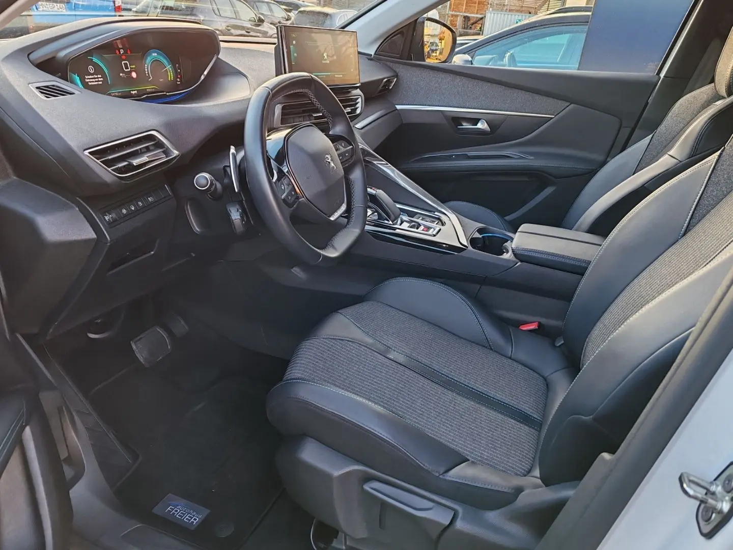 3008 Hybrid 225 Allure Pack 1.6 Plug-In EU6d Nav