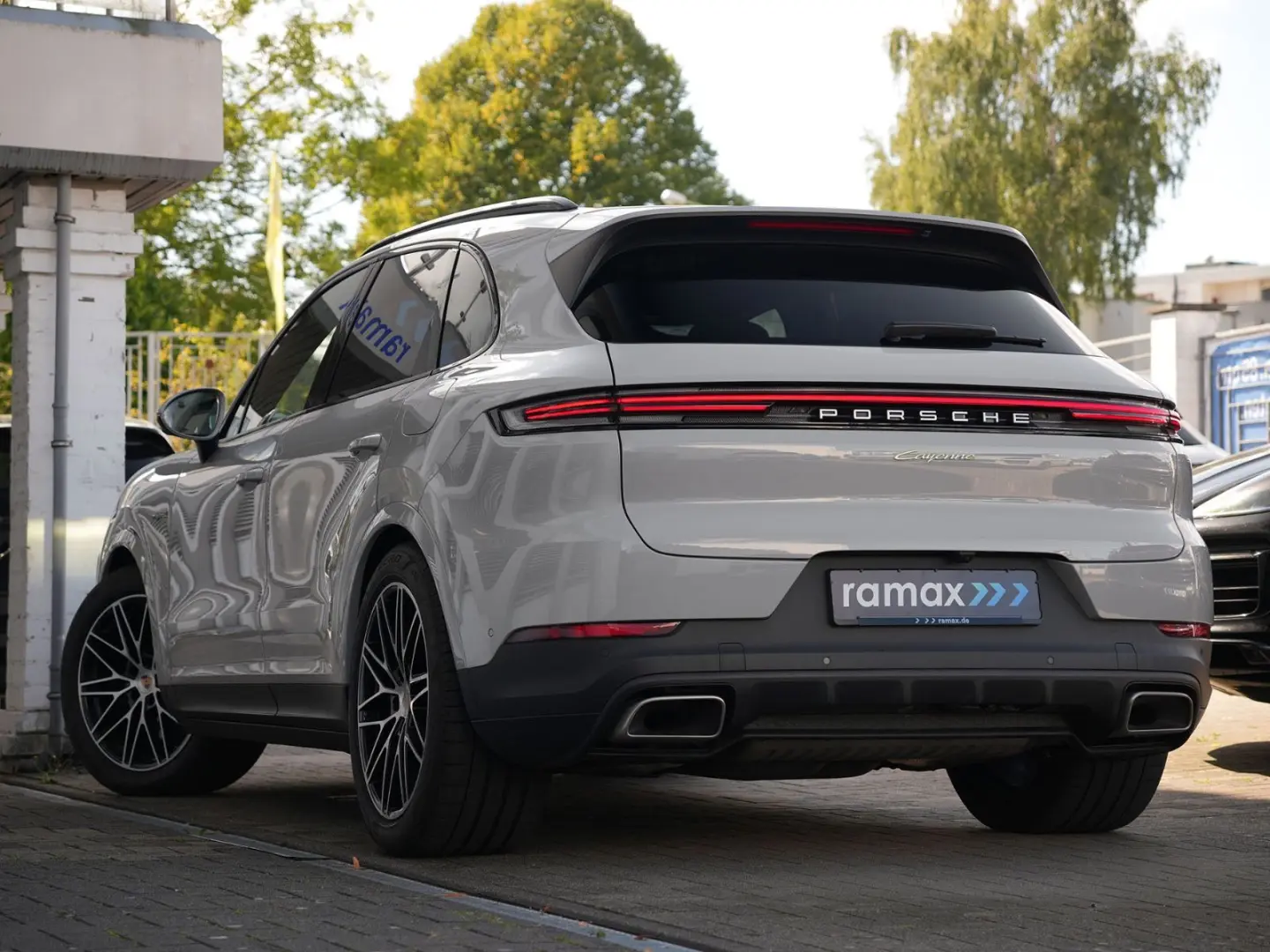 E-Hybrid INNODRIVE-LUFTF.-PANO-AHK-MASSAGE-VOLL