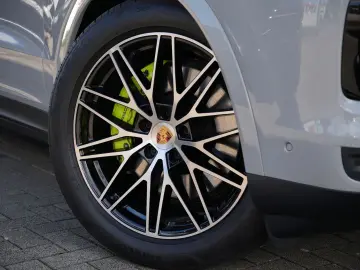 E-Hybrid INNODRIVE-LUFTF.-PANO-AHK-MASSAGE-VOLL