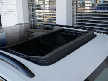 E-Hybrid INNODRIVE-LUFTF.-PANO-AHK-MASSAGE-VOLL