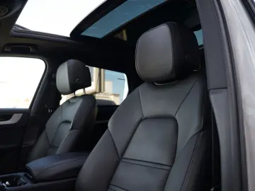 E-Hybrid INNODRIVE-LUFTF.-PANO-AHK-MASSAGE-VOLL