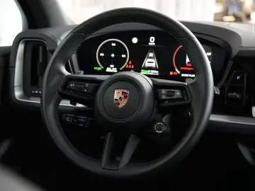 E-Hybrid INNODRIVE-LUFTF.-PANO-AHK-MASSAGE-VOLL