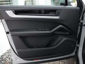 E-Hybrid INNODRIVE-LUFTF.-PANO-AHK-MASSAGE-VOLL