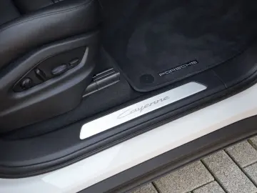 E-Hybrid INNODRIVE-LUFTF.-PANO-AHK-MASSAGE-VOLL