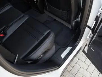 E-Hybrid INNODRIVE-LUFTF.-PANO-AHK-MASSAGE-VOLL