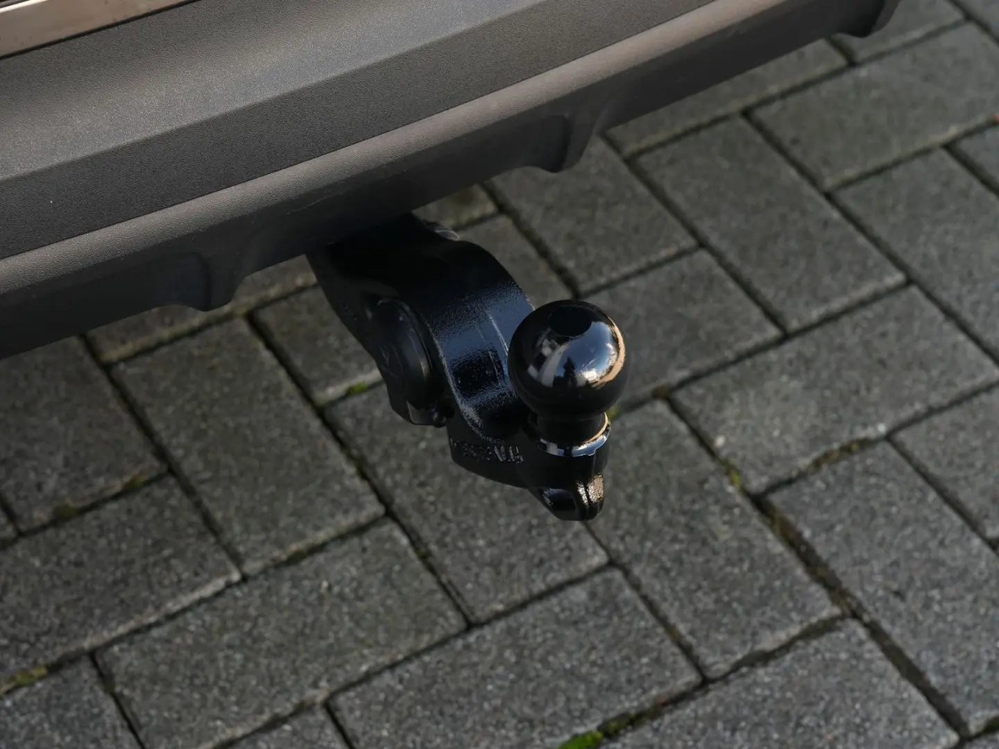 E-Hybrid INNODRIVE-LUFTF.-PANO-AHK-MASSAGE-VOLL