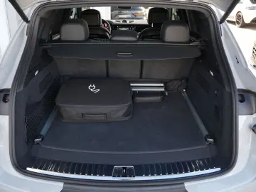 E-Hybrid INNODRIVE-LUFTF.-PANO-AHK-MASSAGE-VOLL