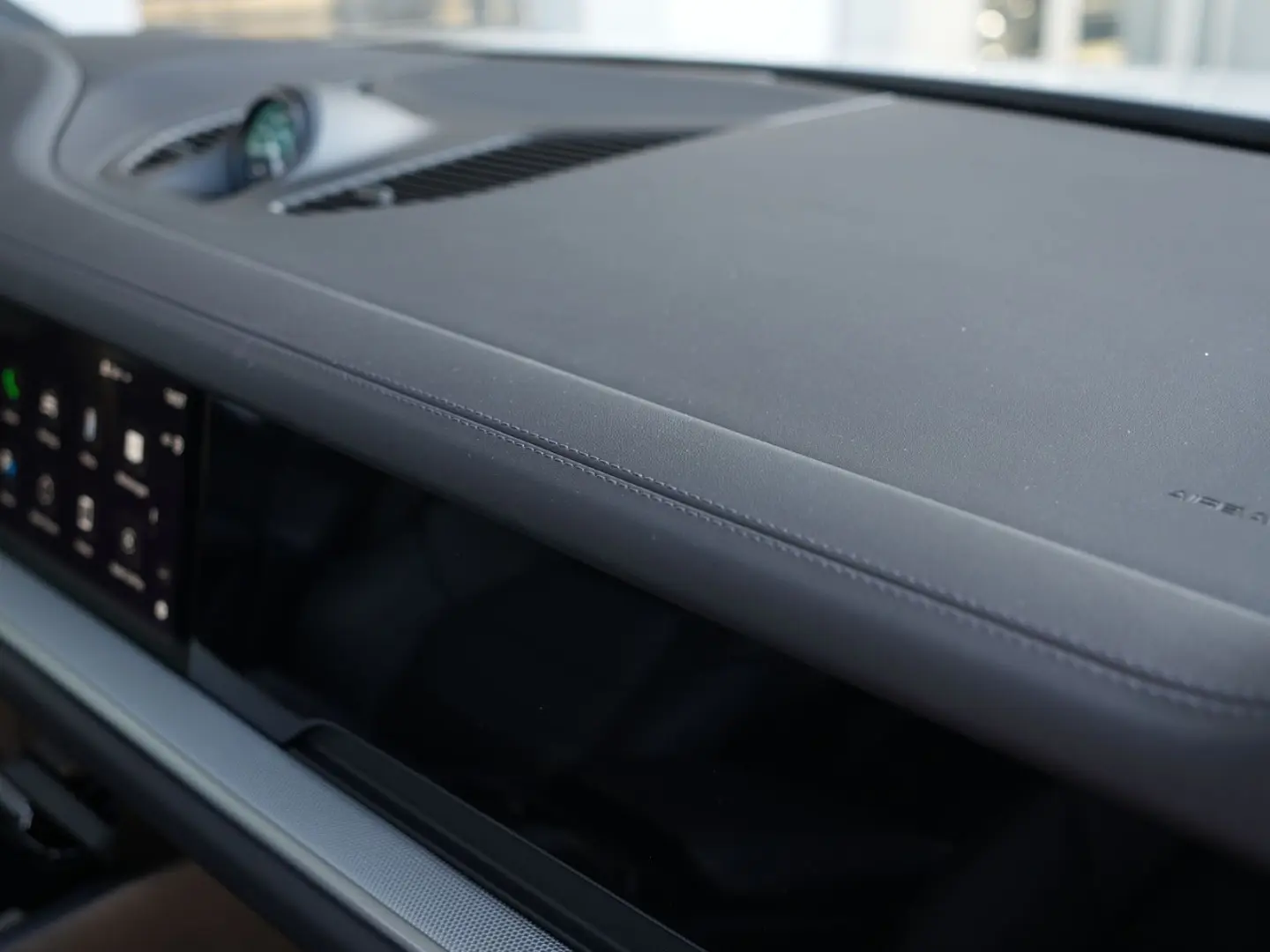 E-Hybrid INNODRIVE-LUFTF.-PANO-AHK-MASSAGE-VOLL