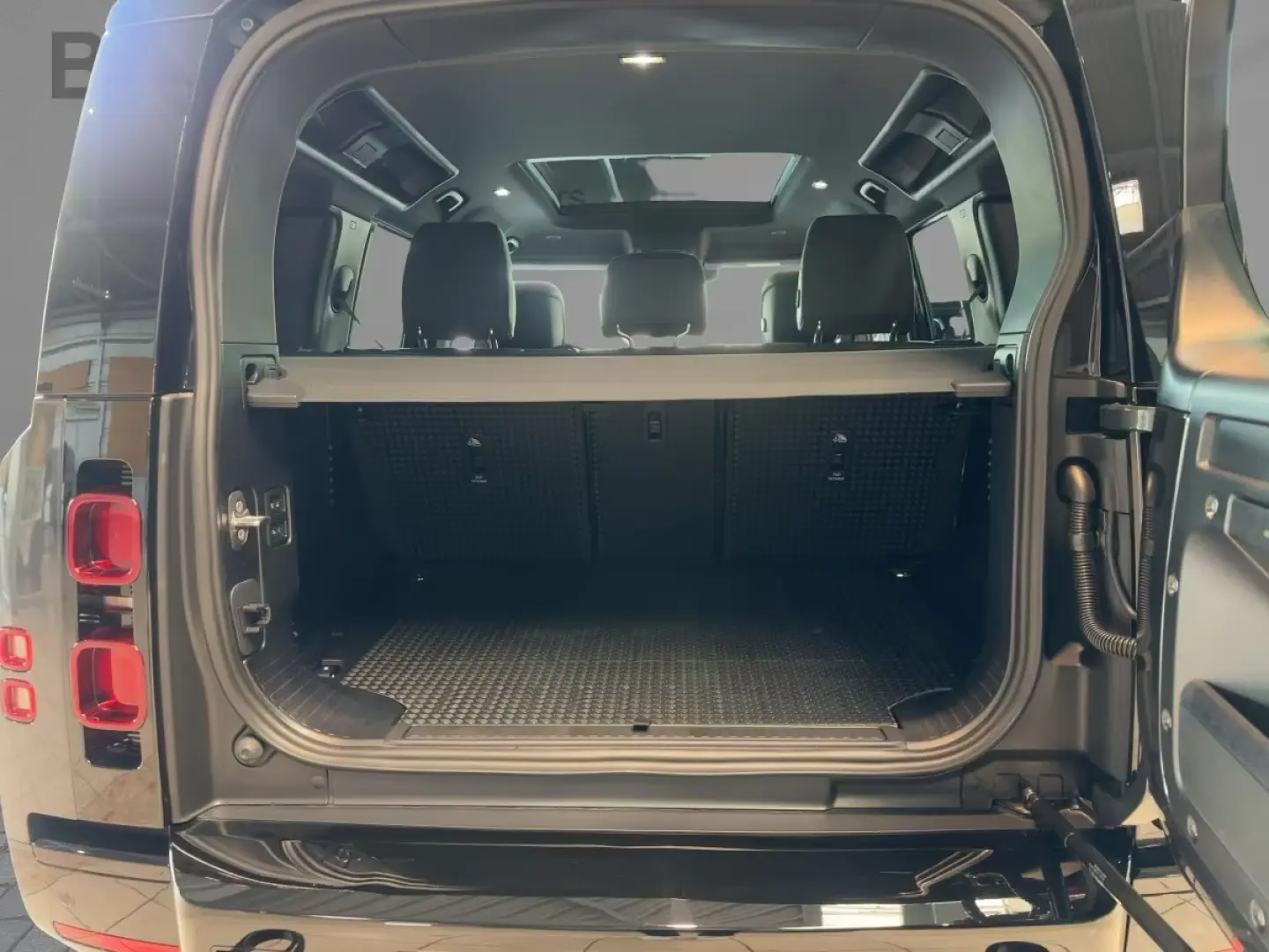 DEFENDER 110 D300 X-Dyn. HSE