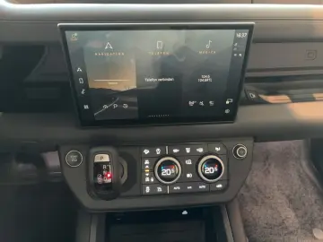 DEFENDER 110 D300 X-Dyn. HSE