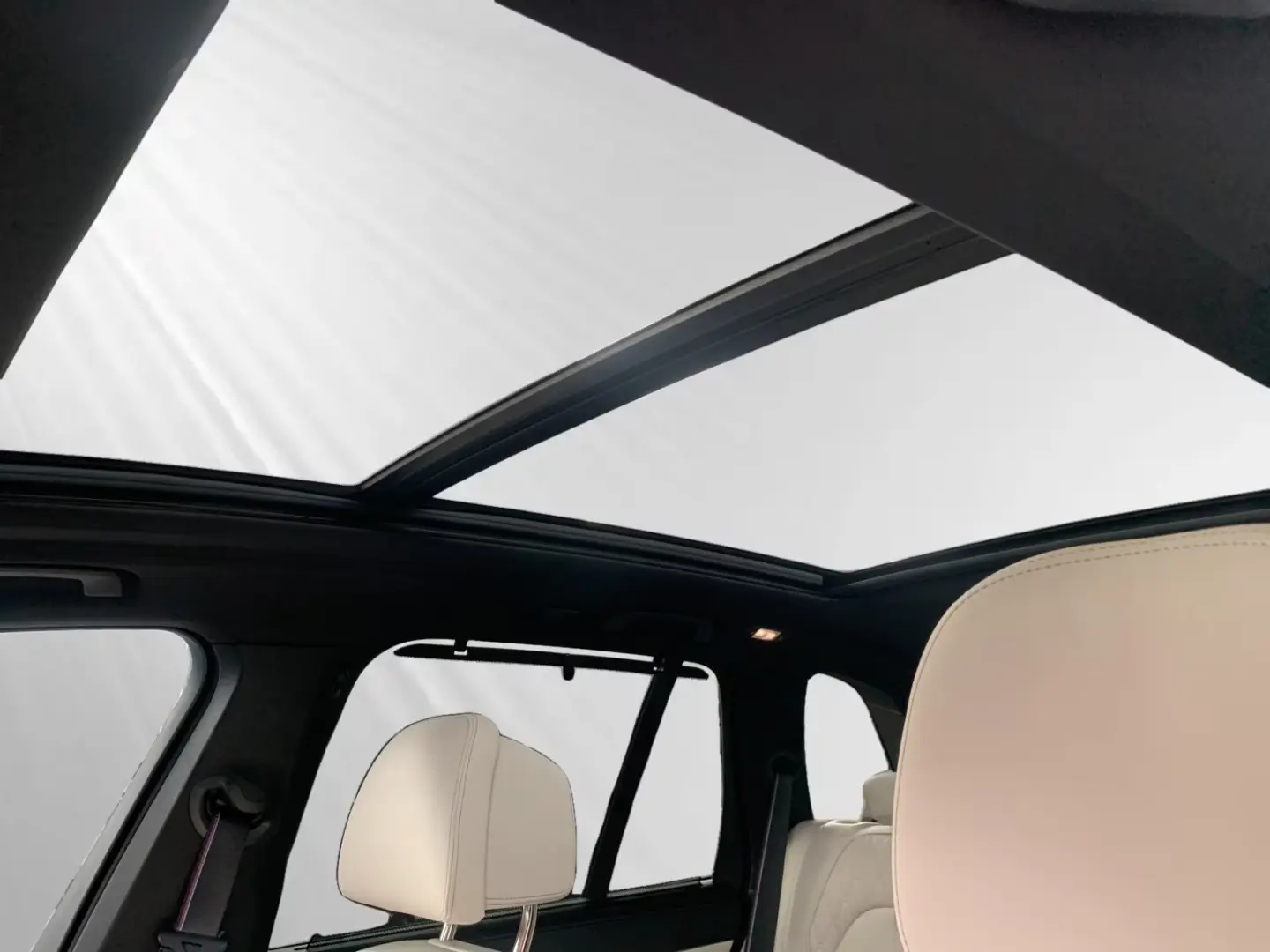 BMW X5 xDrive50e M Sport Pro|AHK|Pano