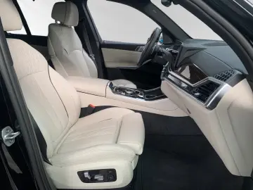 BMW X5 xDrive50e M Sport Pro|AHK|Pano