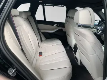 BMW X5 xDrive50e M Sport Pro|AHK|Pano