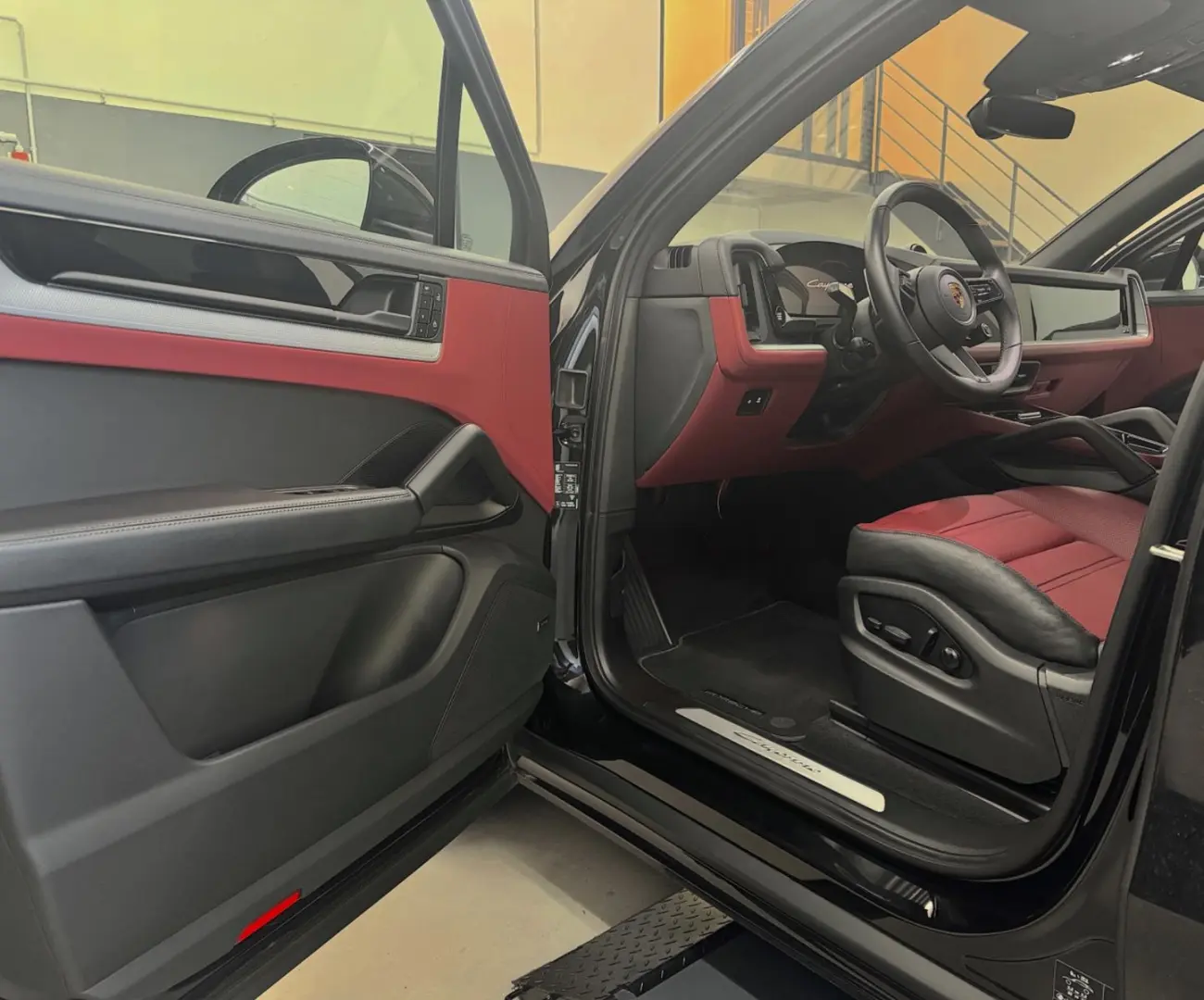 Cayenne SportDesign Massage Sitzluft HeadUp 360°