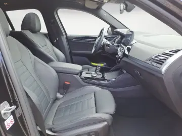 X4 xDrive30i AT M Sportpaket Innovationsp. EDC