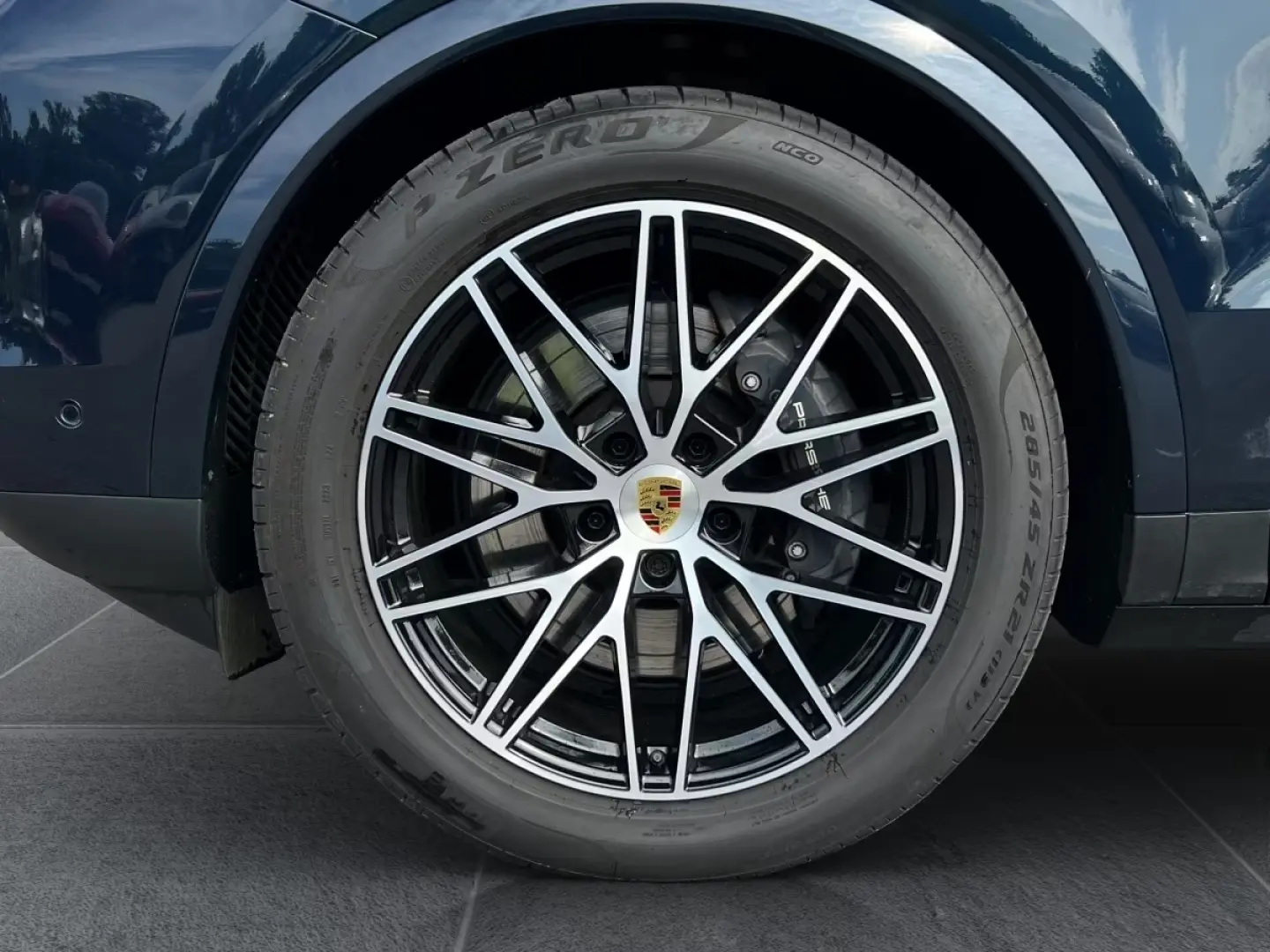 Porsche Cayenne E-Hibrid   Vizualizare surround