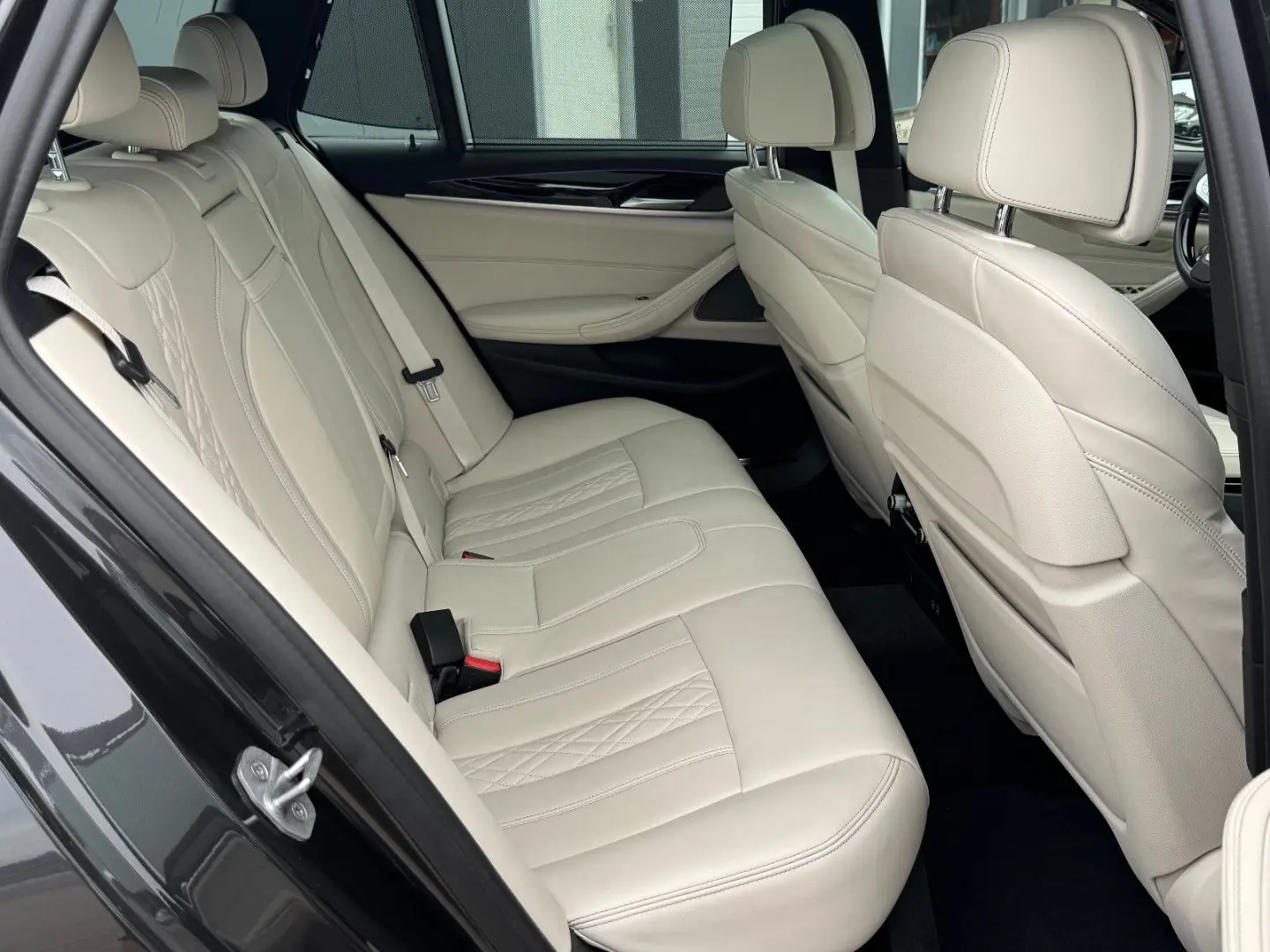 530e 360/PANO/HK/LASER/HUD/AHK/SITZBELÜFTUNG/MEM