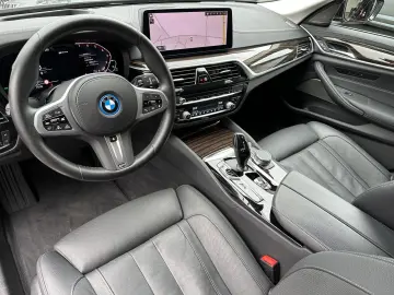530e Touring xDrive Luxury NAV+LASER+HUD+H&K+ACC