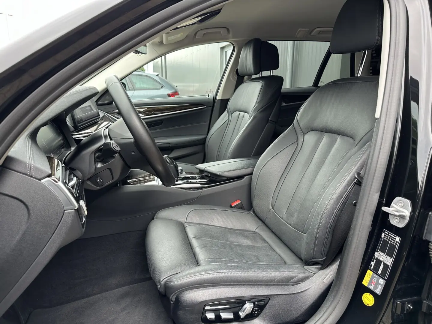 530e Touring xDrive Luxury NAV+LASER+HUD+H&K+ACC