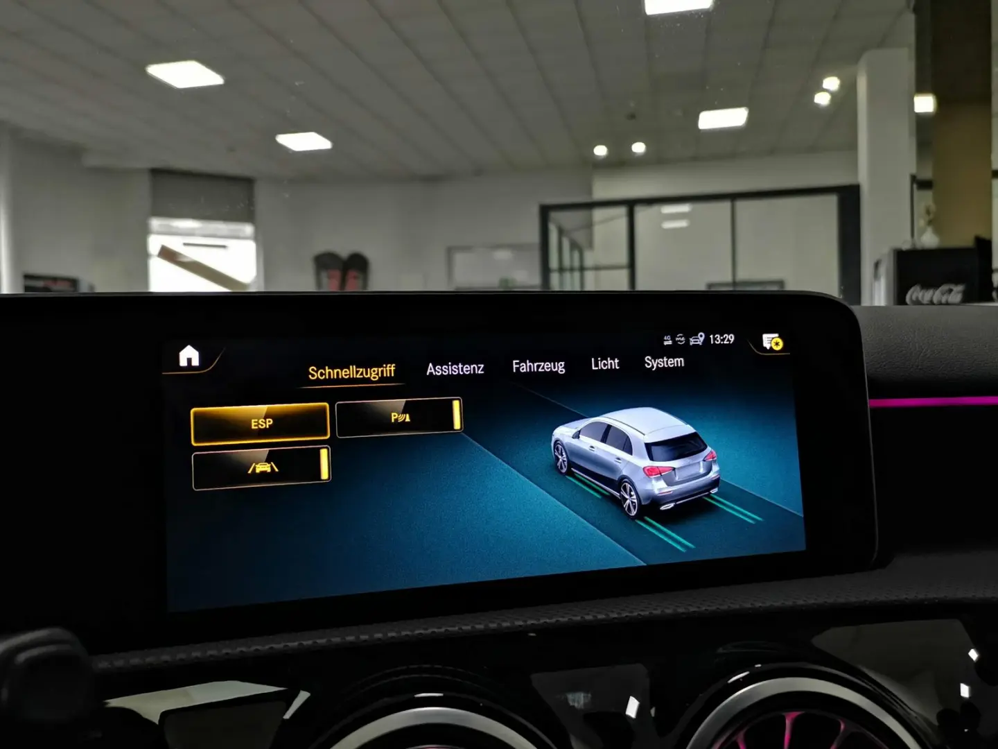 A 180 AMG 7G*R.Kamera*AmbienteBel*Navi*SHZ*LED