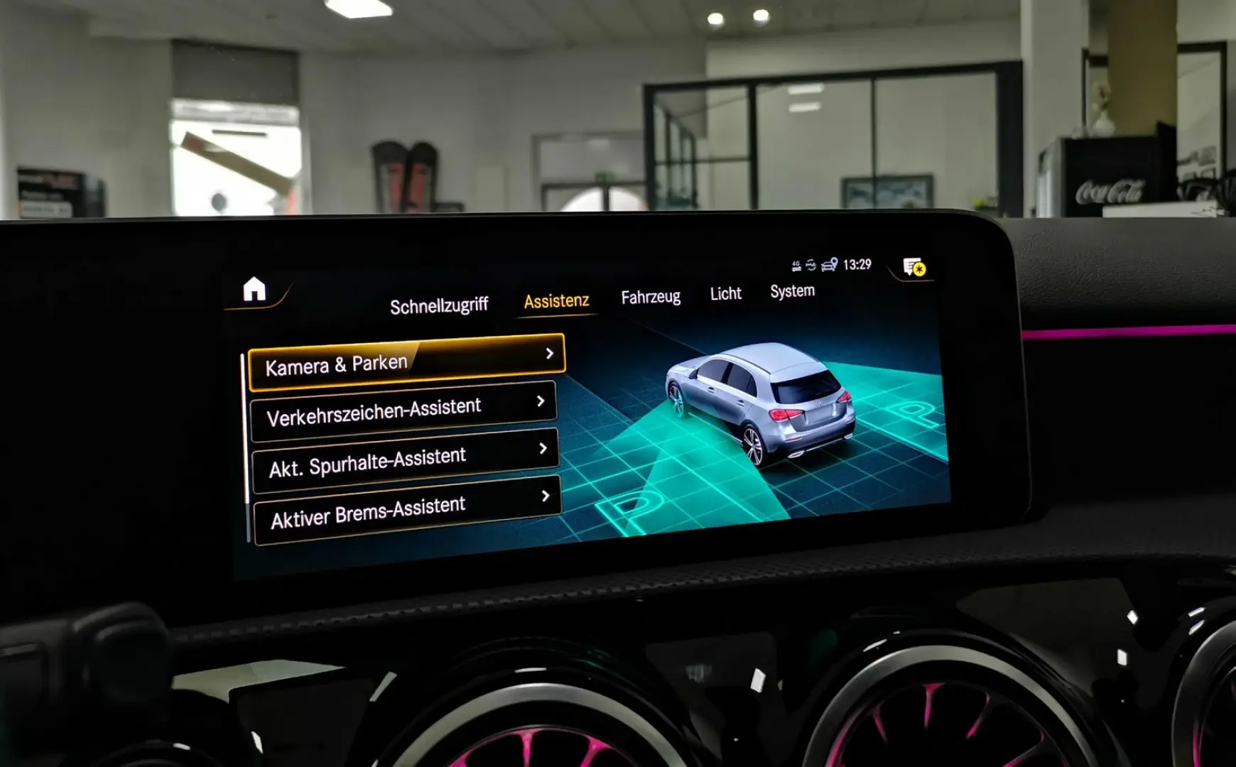 A 180 AMG 7G*R.Kamera*AmbienteBel*Navi*SHZ*LED