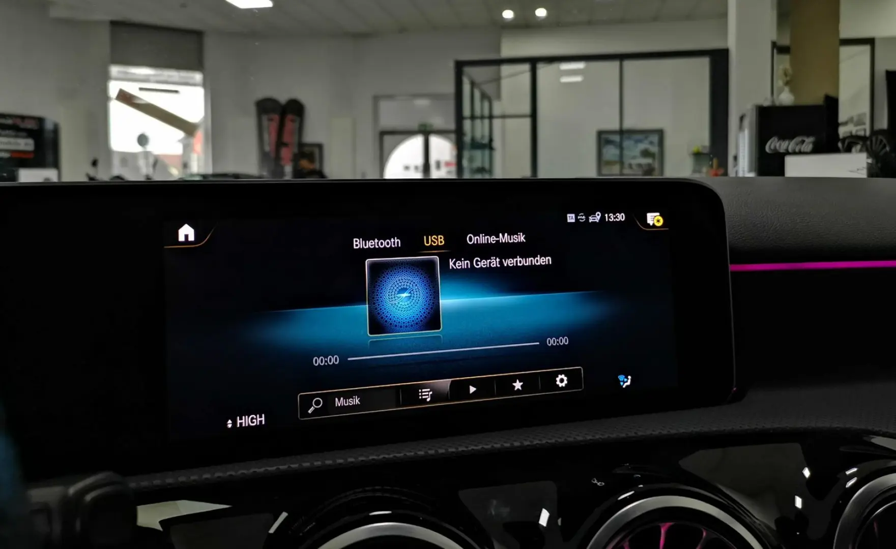 A 180 AMG 7G*R.Kamera*AmbienteBel*Navi*SHZ*LED