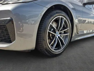 530e xDrive Touring Aut. Laser Head-Up Pano AHK