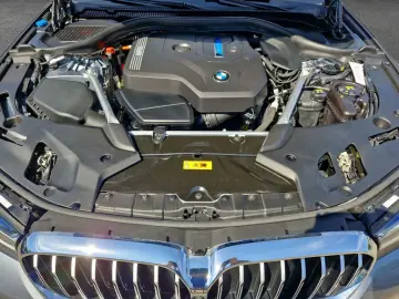 530e xDrive Touring Aut. Laser Head-Up Pano AHK