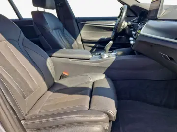 530e xDrive Touring Aut. Laser Head-Up Pano AHK