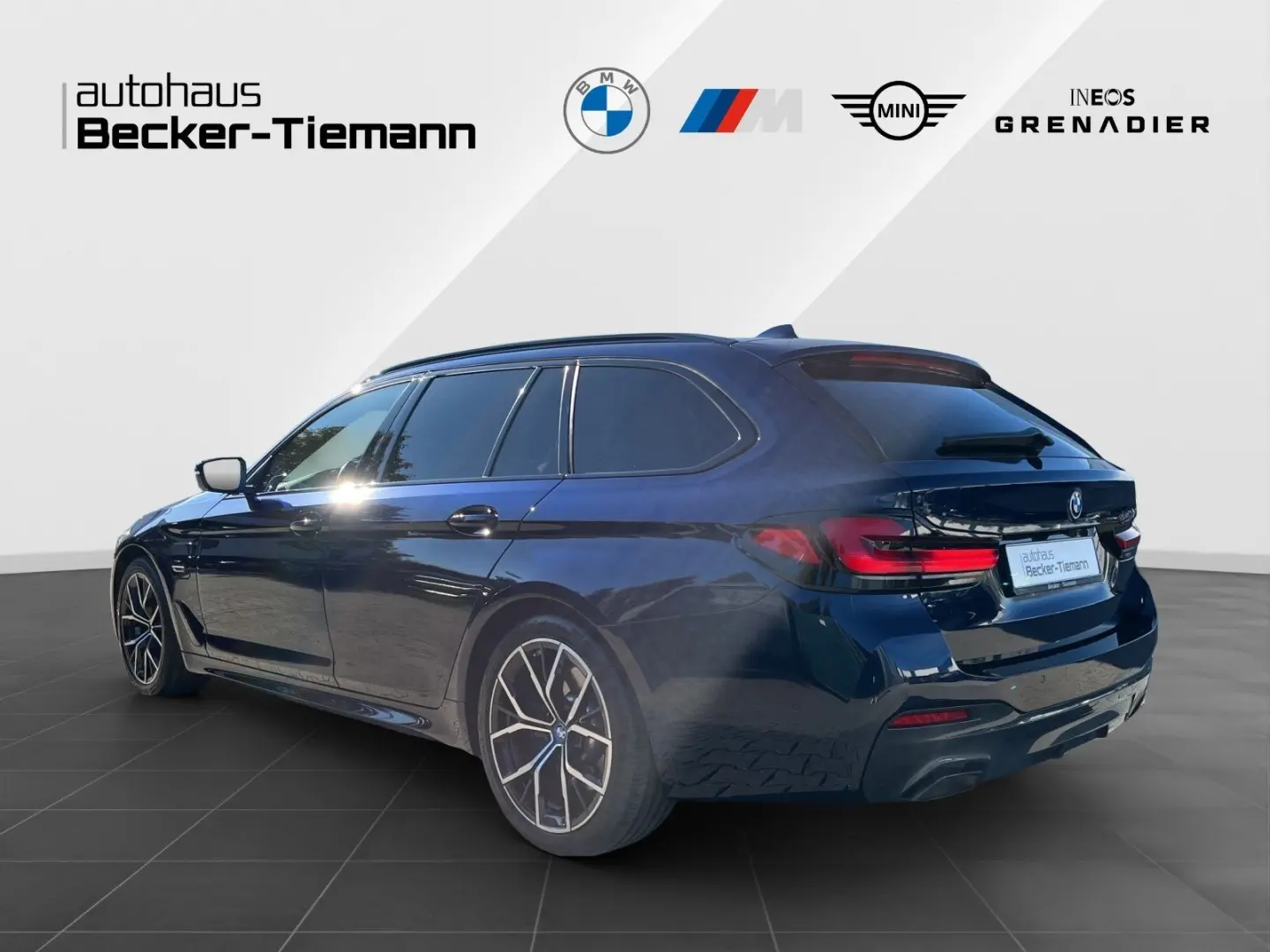 530e xDrive Touring M-Sport AHK Laser HUD DrivAs