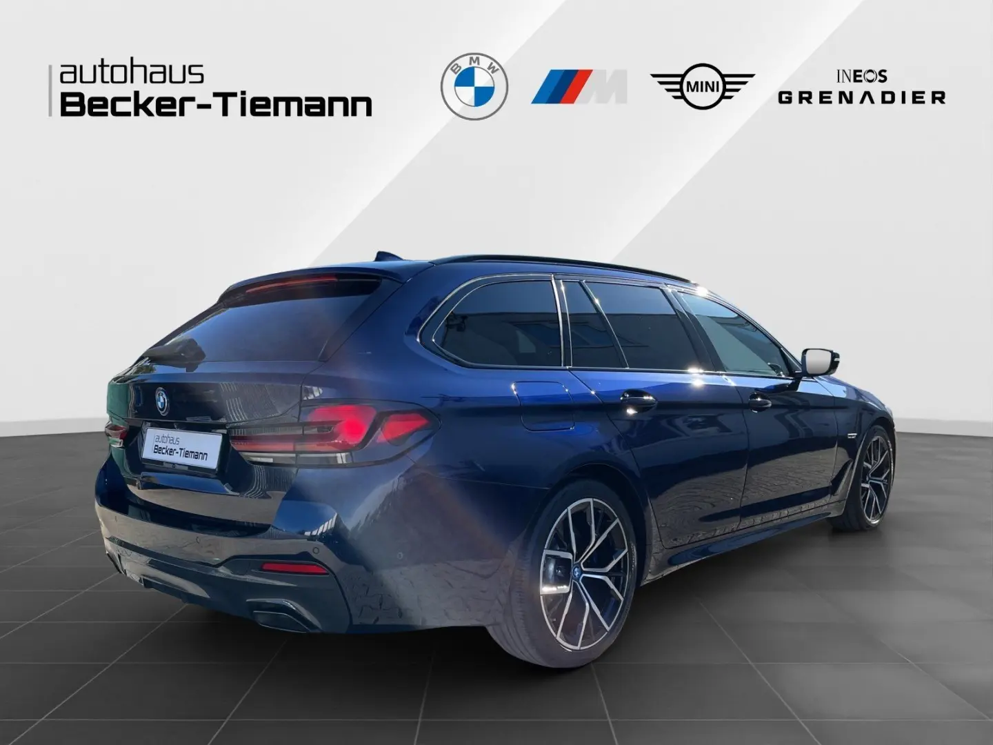 530e xDrive Touring M-Sport AHK Laser HUD DrivAs