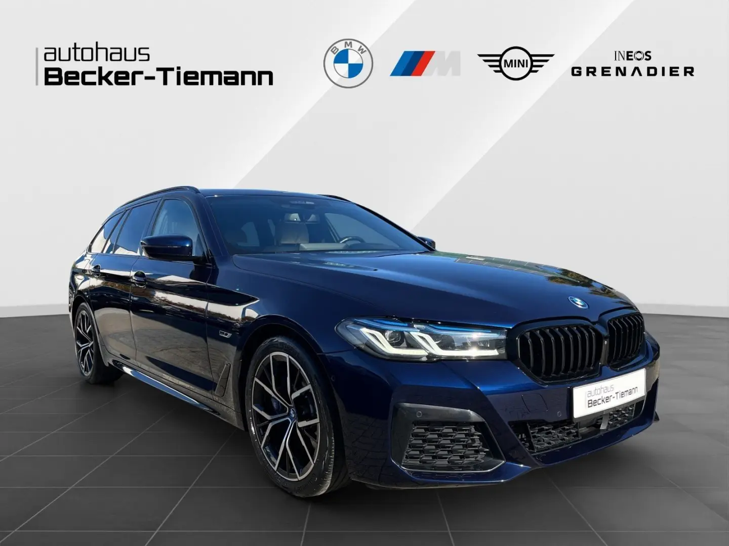 530e xDrive Touring M-Sport AHK Laser HUD DrivAs