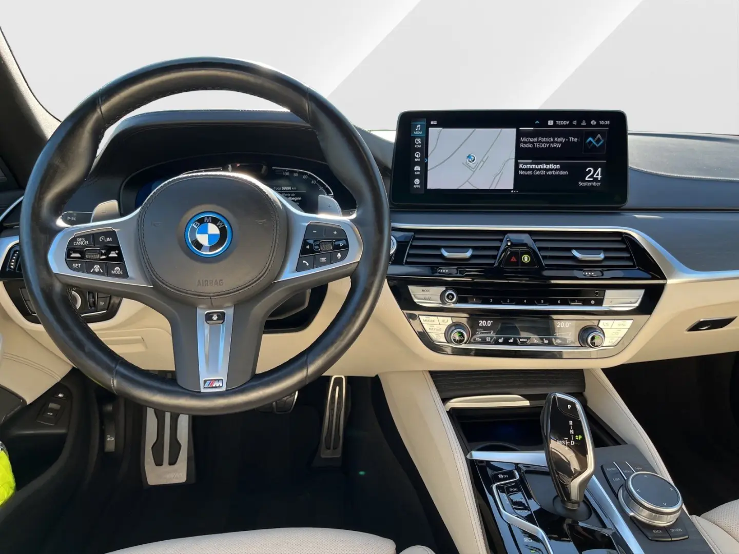 530e xDrive Touring M-Sport AHK Laser HUD DrivAs