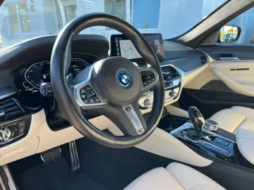 530e xDrive Touring M-Sport AHK Laser HUD DrivAs