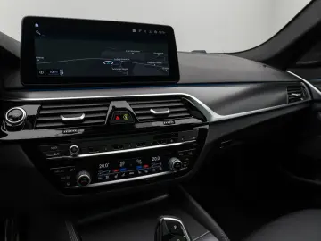 530e xD M Sport Panorama Laser 360°HUD DAB H/K