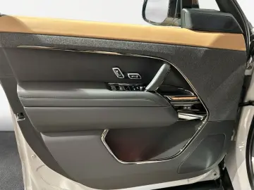 Range Rover Sport D300 Dynamic HSE
